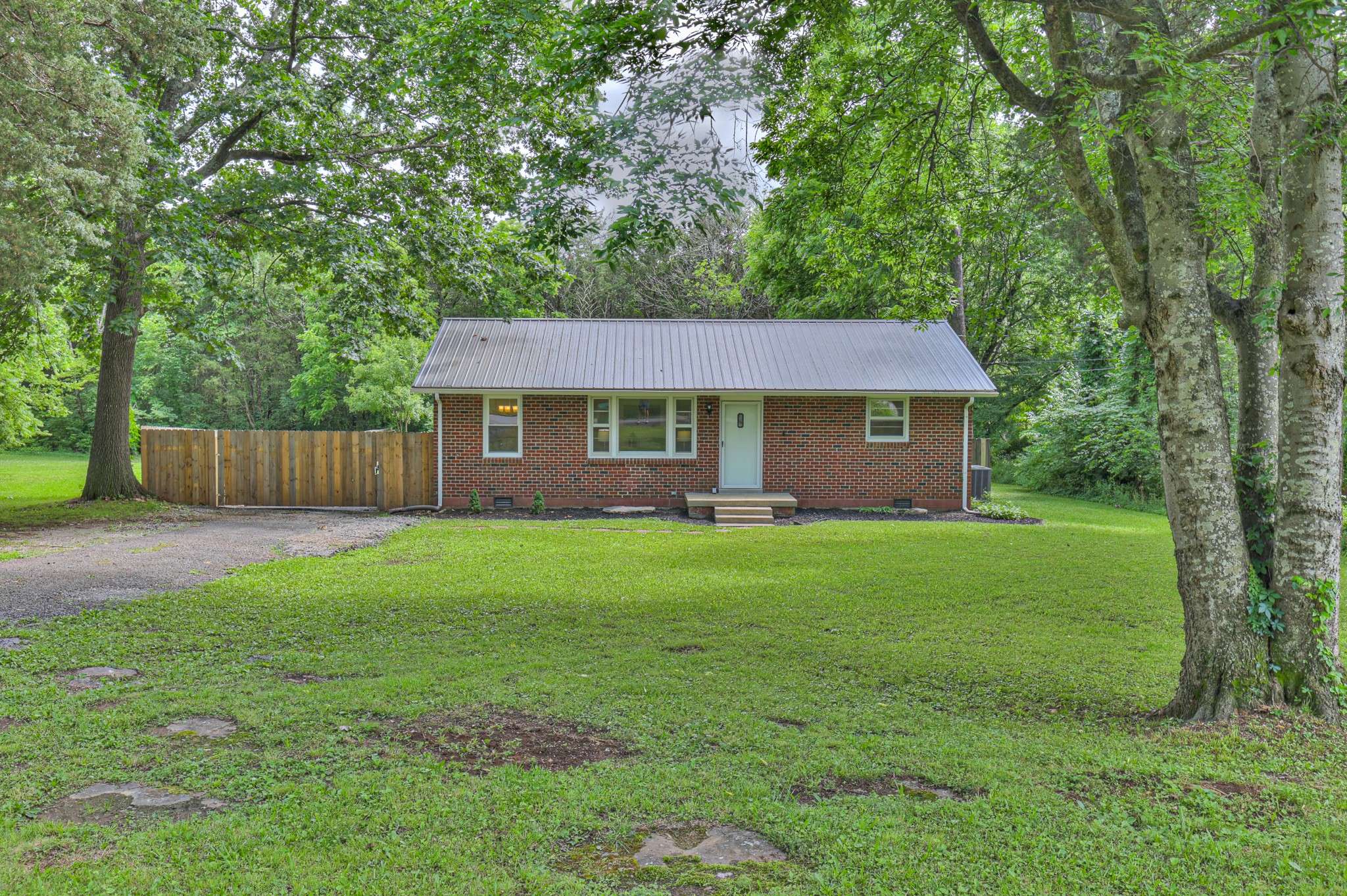La Vergne, TN 37086,1806 Mars St