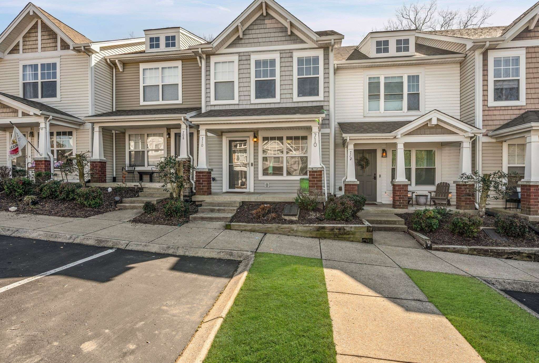 Nashville, TN 37217,710 Flintlock Ct