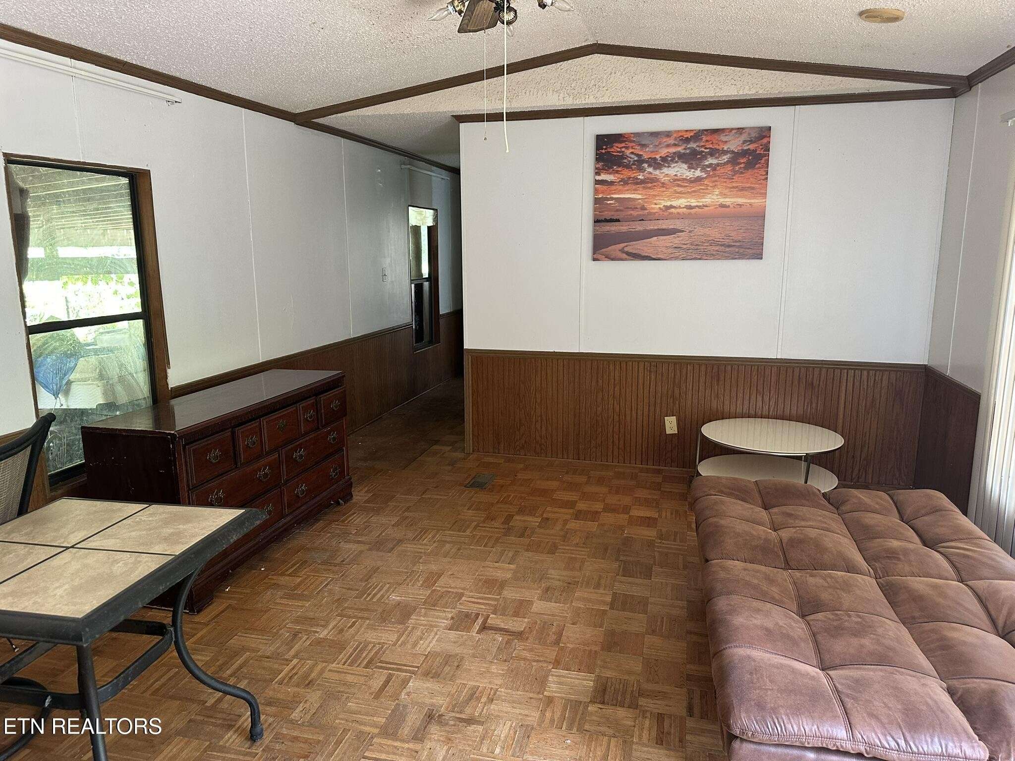 Friendsville, TN 37737,581 Disco Loop Rd
