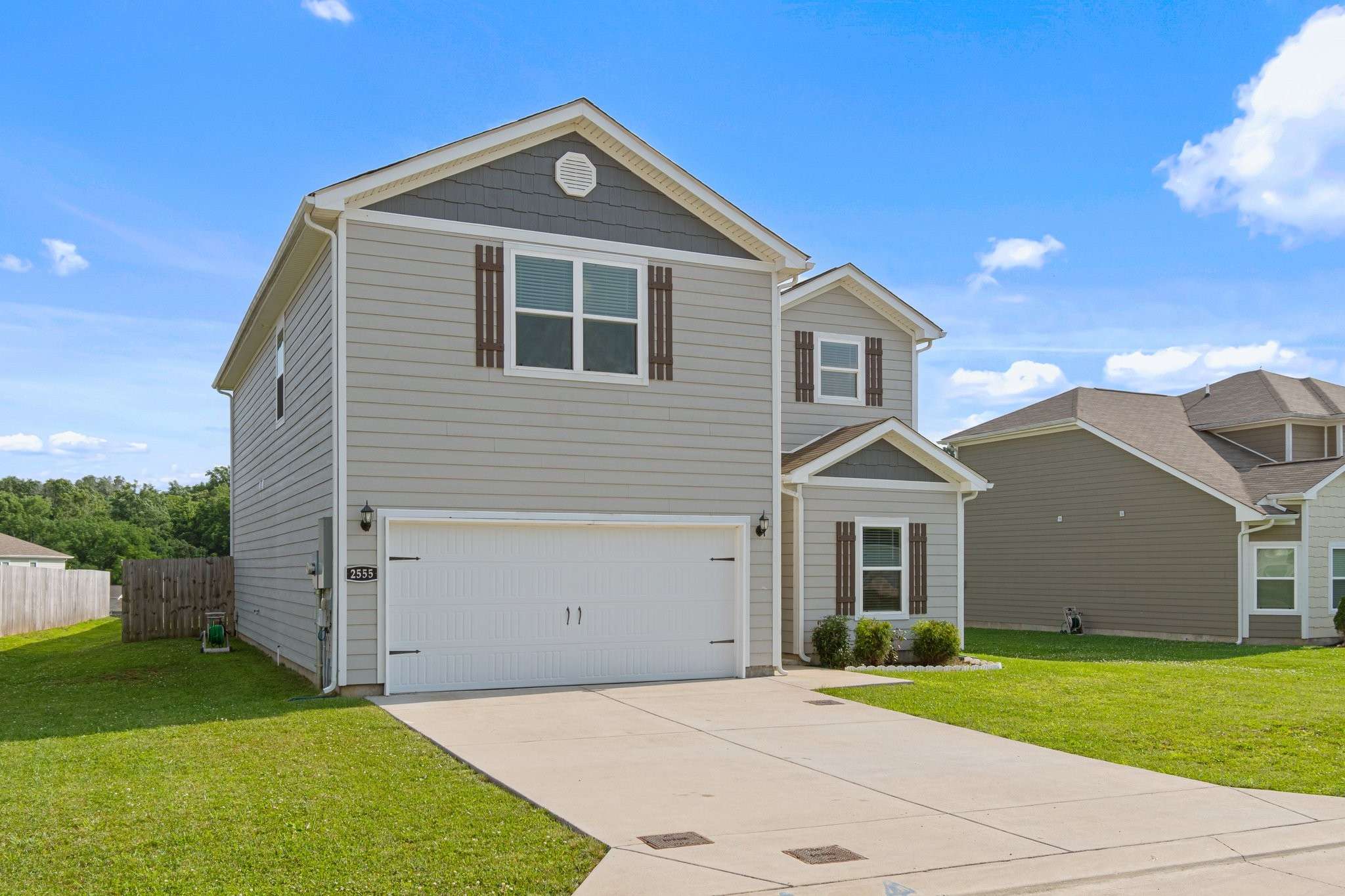 Columbia, TN 38401,2555 Queen Bee Dr
