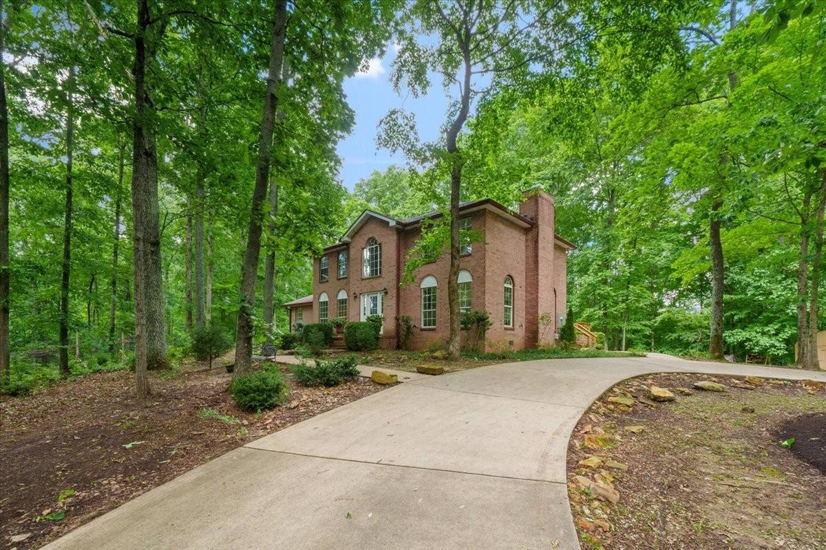 Nashville, TN 37221,8016 Quail Creek Rd