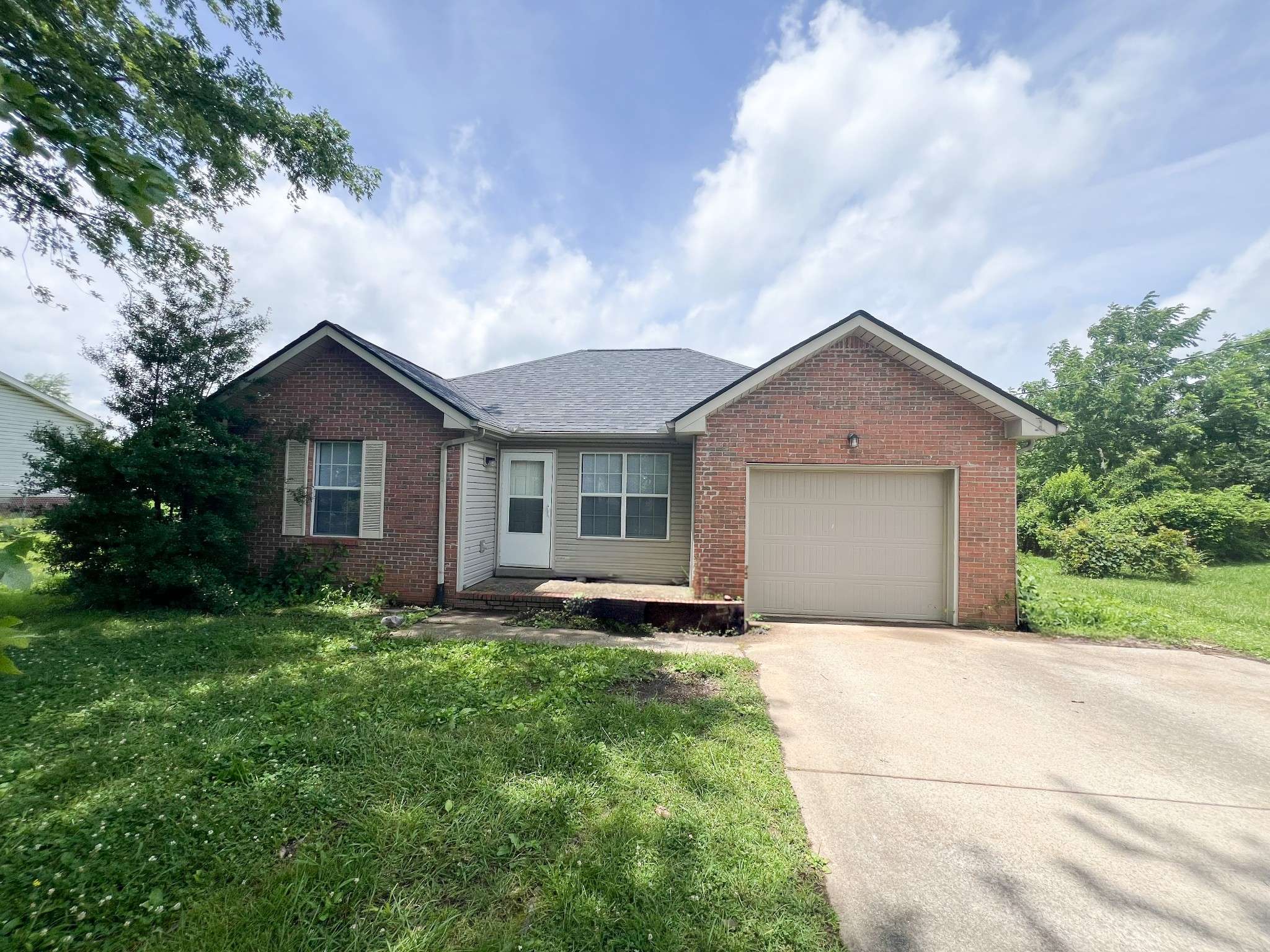 Clarksville, TN 37042,1211 Hand Dr