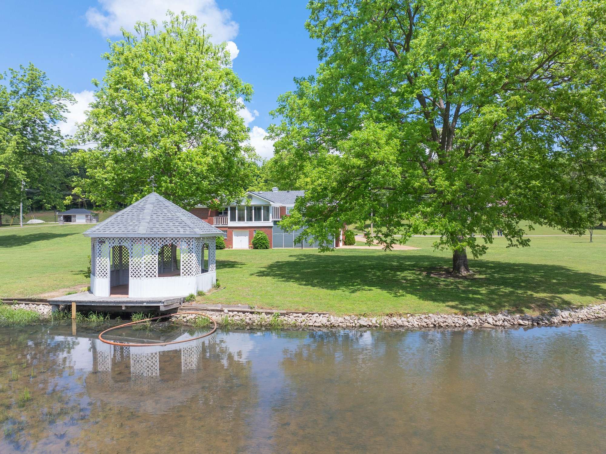 Camden, TN 38320,309 Asbury Rd