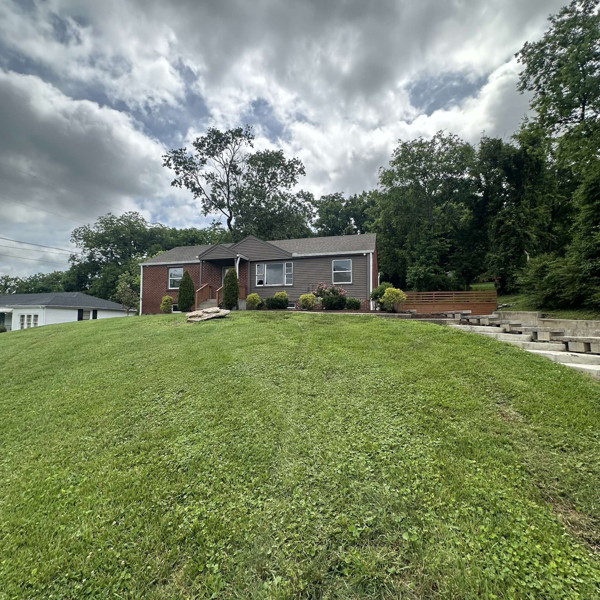 Goodlettsville, TN 37072,712 S Dickerson Rd
