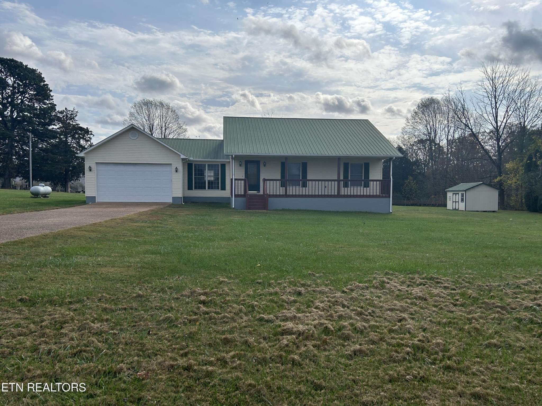 Pall Mall, TN 38577,505 Wanda Lane
