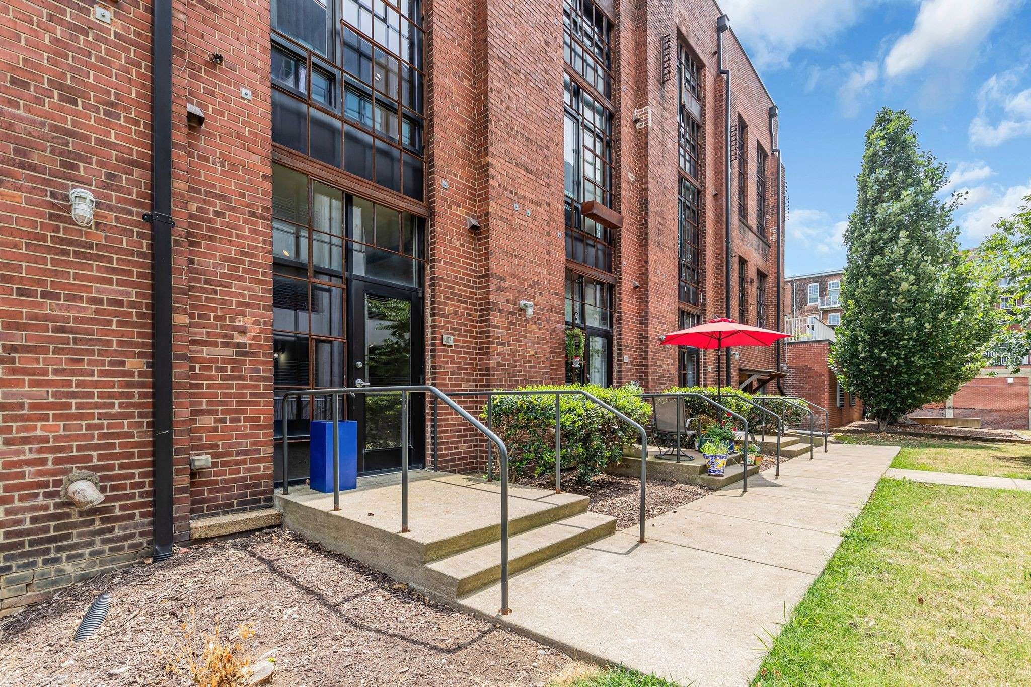Nashville, TN 37208,706 Taylor St #103