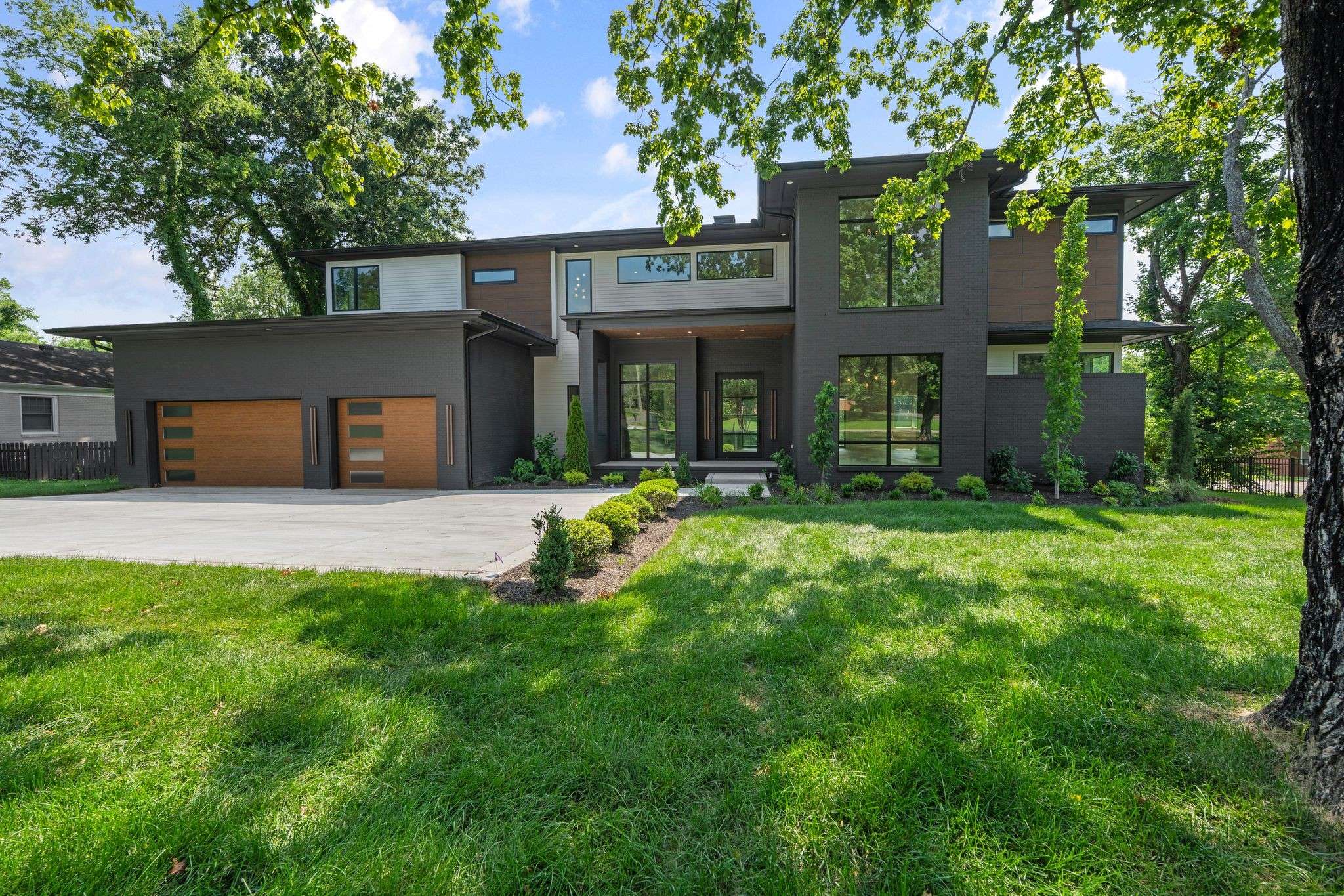Nashville, TN 37205,855 Bresslyn Rd