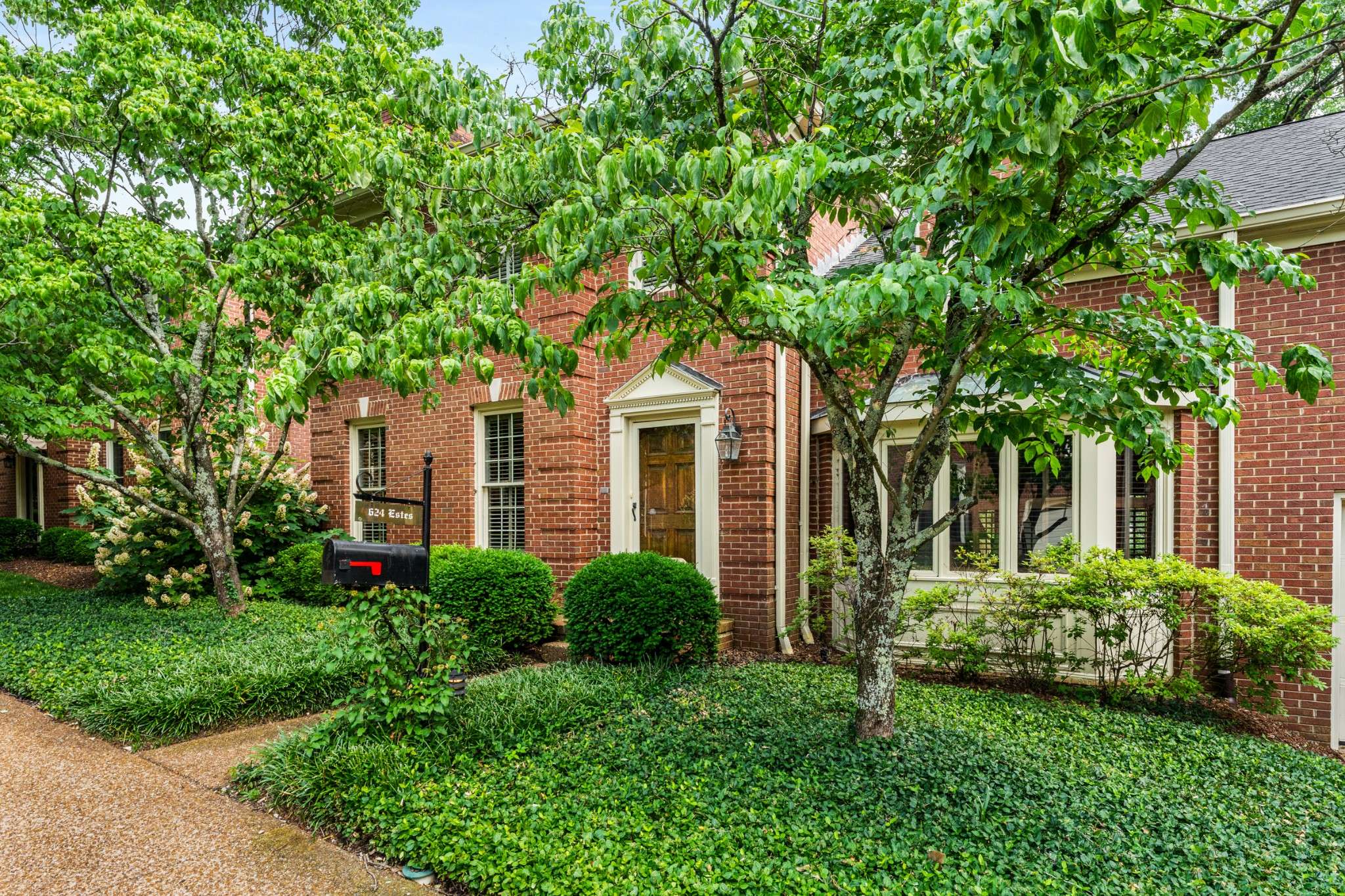 Nashville, TN 37215,624 Estes Rd
