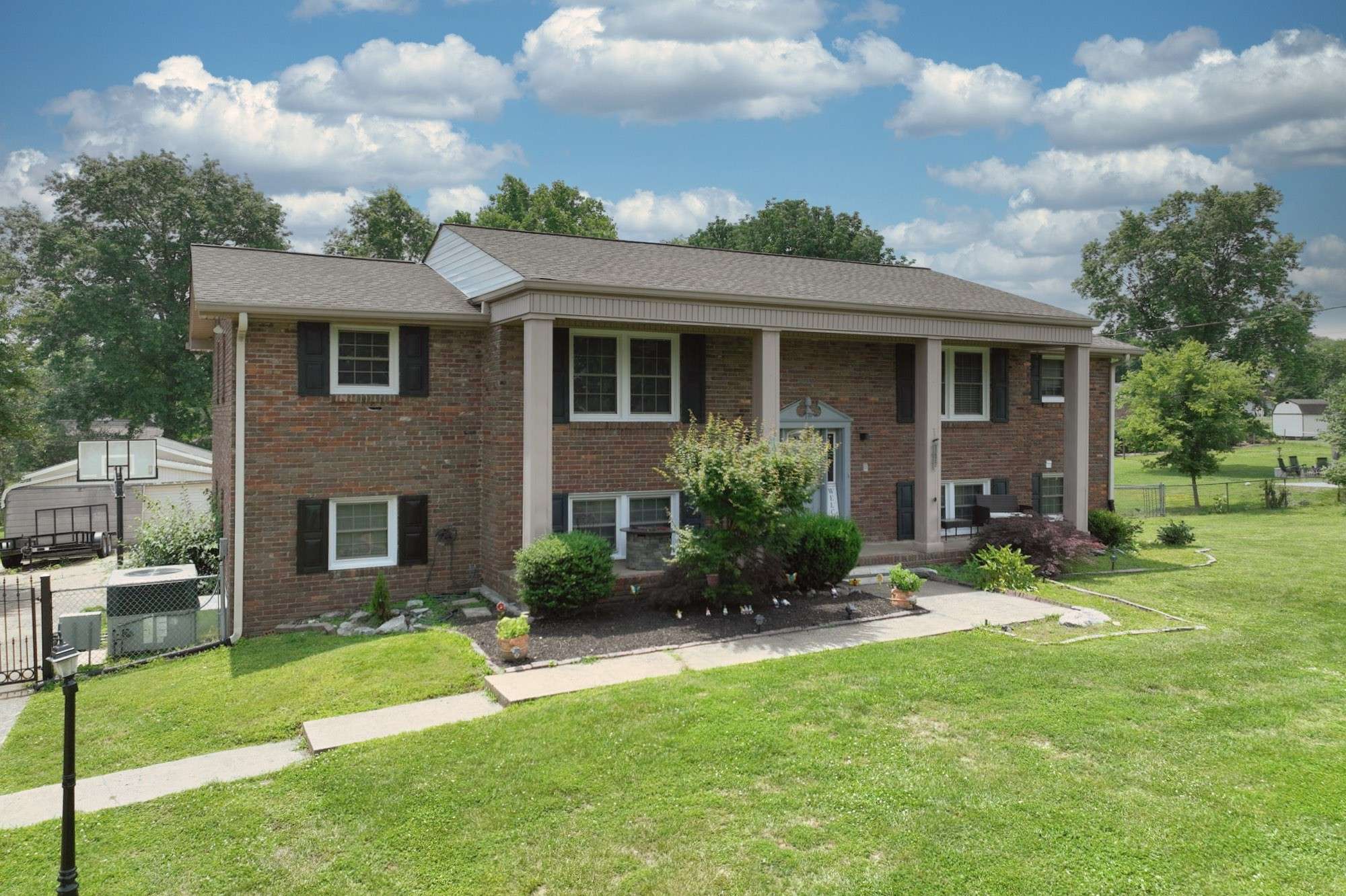 Hendersonville, TN 37075,106 Fairways Dr