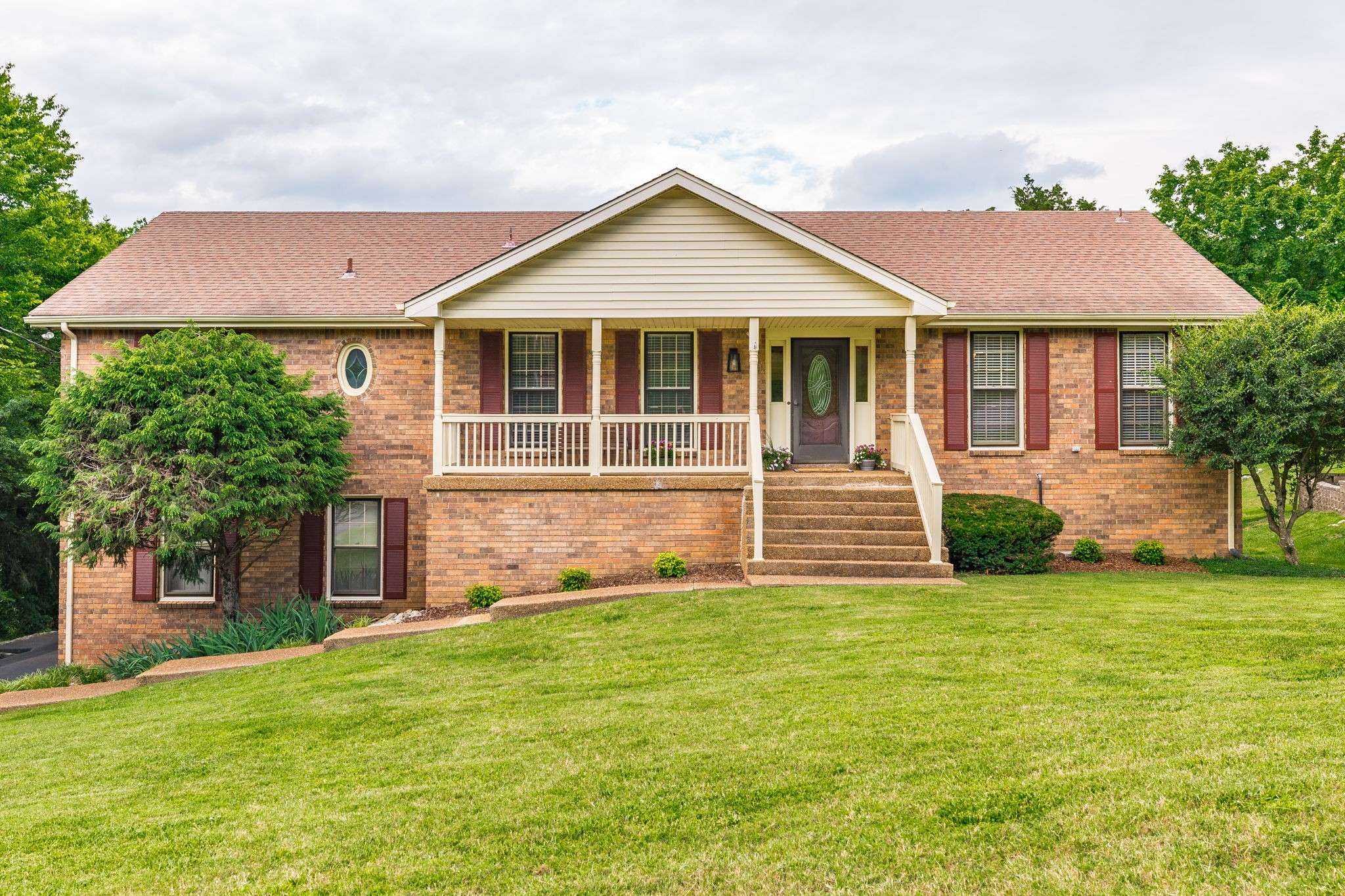 Hendersonville, TN 37075,105 Maple View Trail