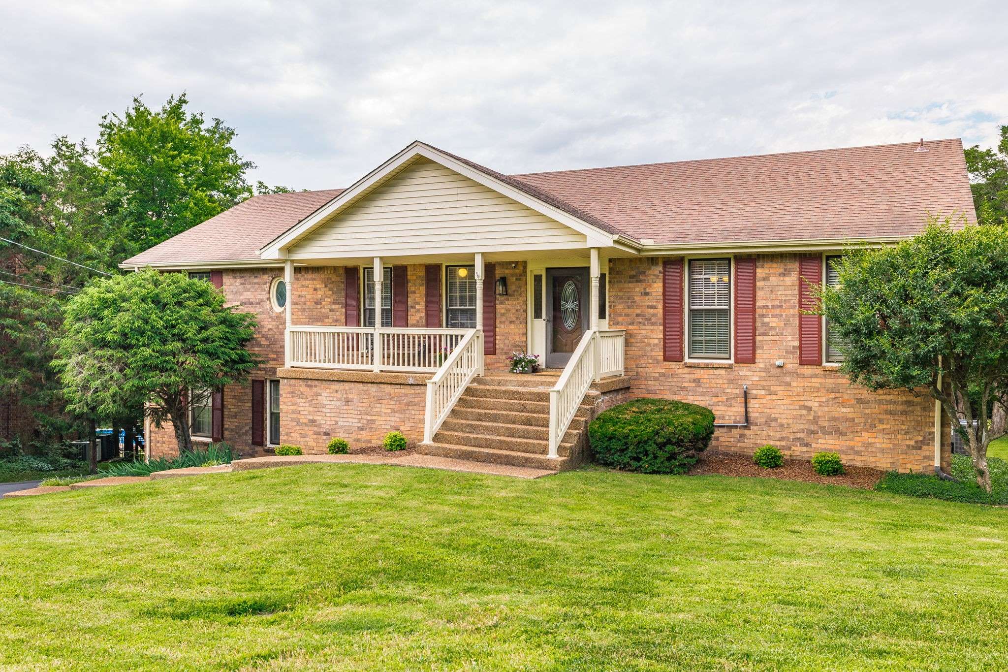 Hendersonville, TN 37075,105 Maple View Trail
