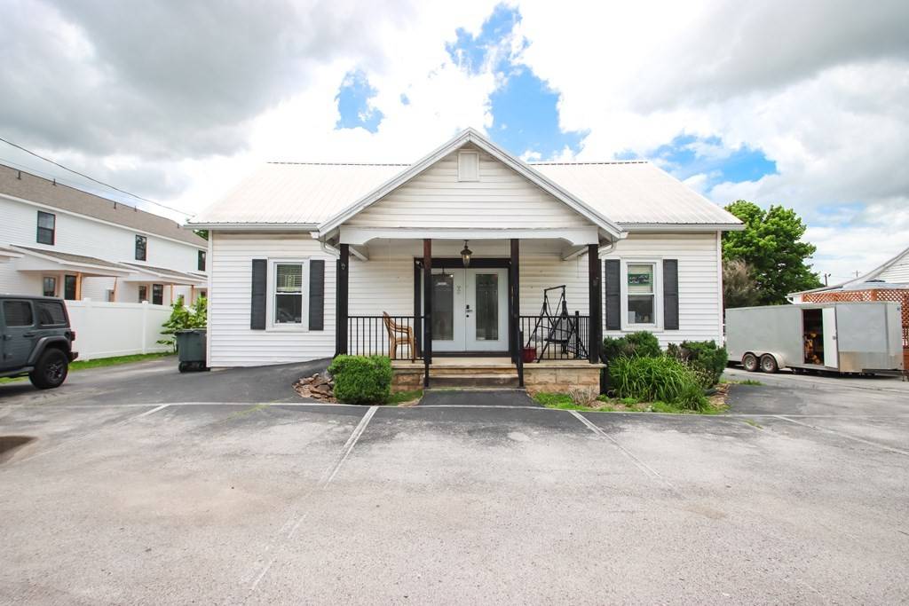 Sparta, TN 38583,107 N Spring St