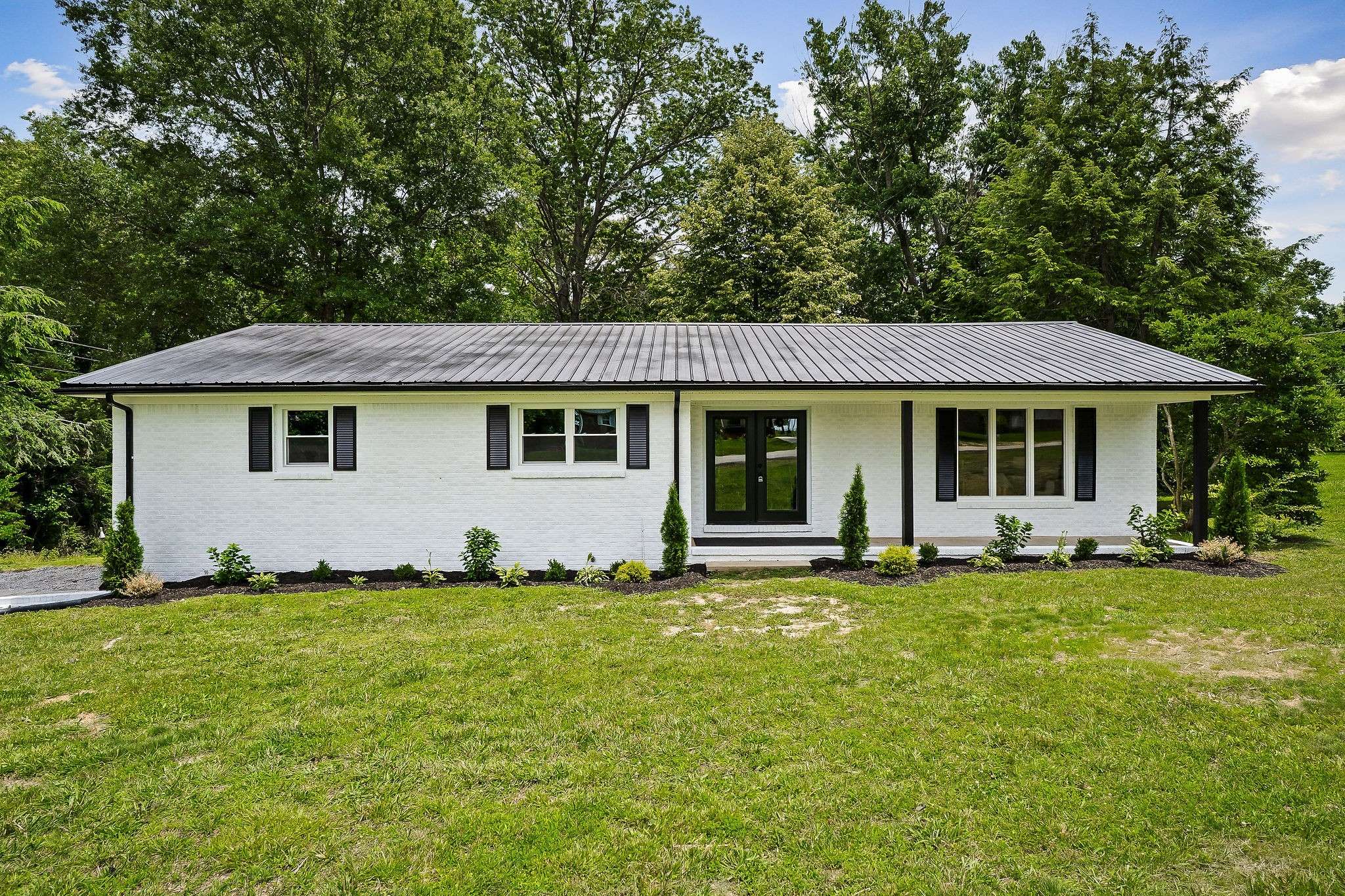 Mcminnville, TN 37110,588 Meadowbrook Dr