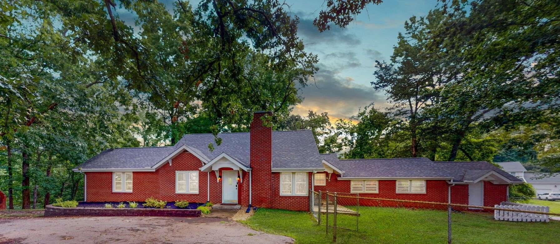 Charlotte, TN 37036,3102 Vanleer Hwy
