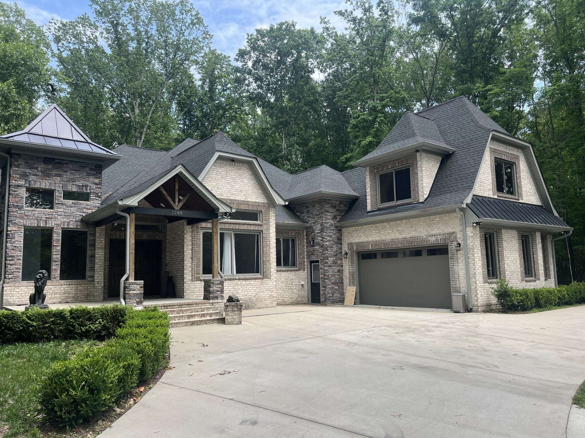 Bethpage, TN 37022,1288 Rogues Fork Rd