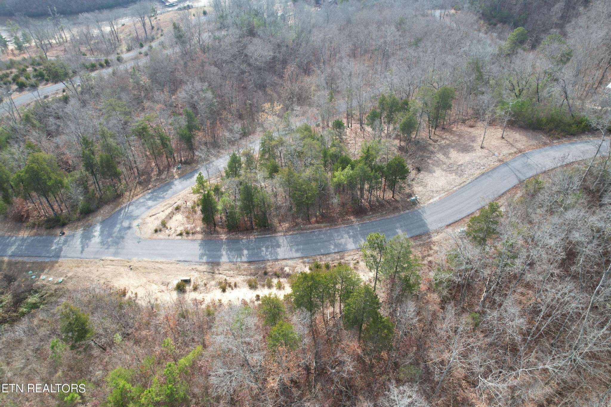 Dandridge, TN 37725,86 Stone Bridge