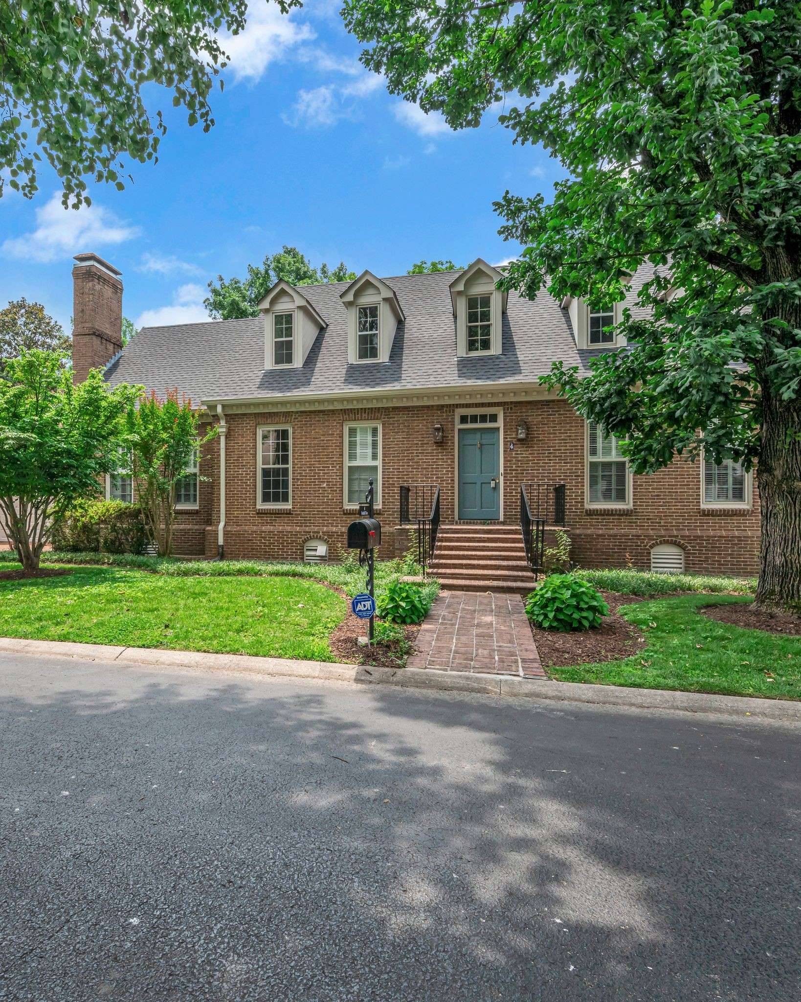 Nashville, TN 37215,4 Foxhall Close