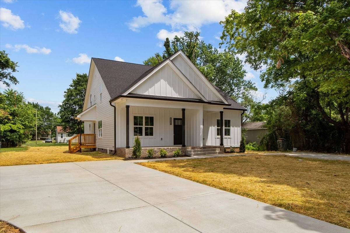 Portland, TN 37148,115 North St #B