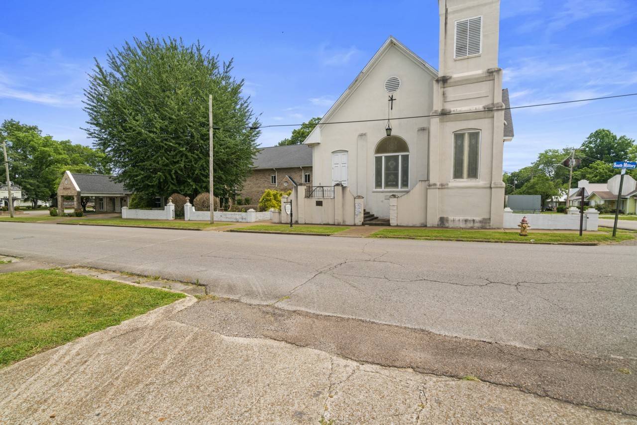 Lawrenceburg, TN 38464,228 S Military Ave
