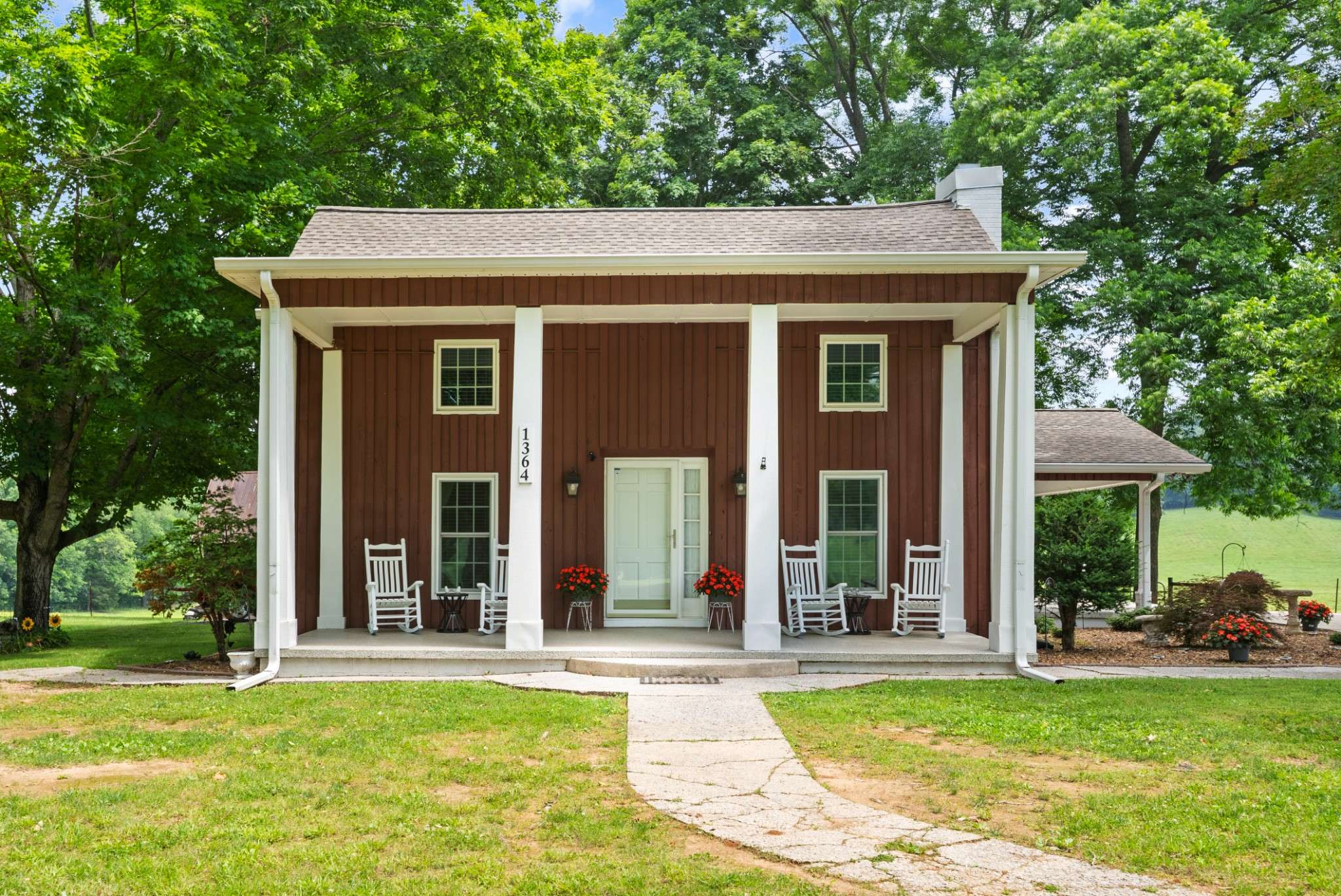 Sparta, TN 38583,1364 Country Club Rd