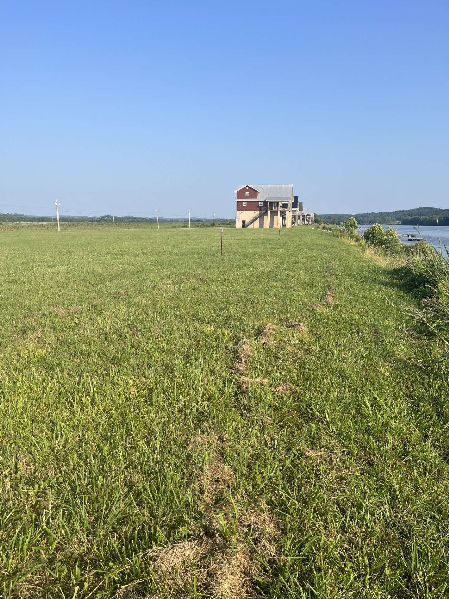 Clifton, TN 38425,1505 Hardin Bottom River Road