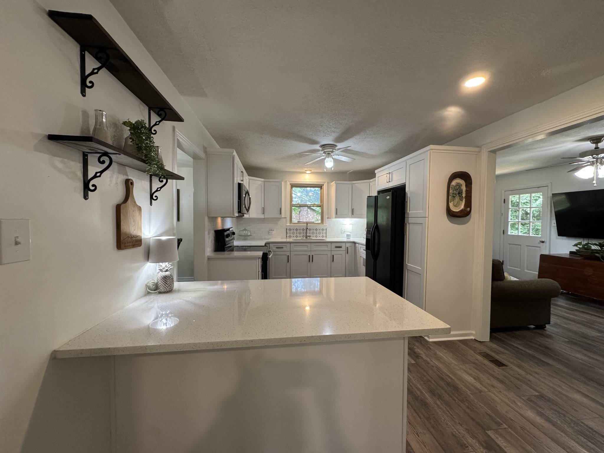 White Bluff, TN 37187,1441 White Bluff Rd