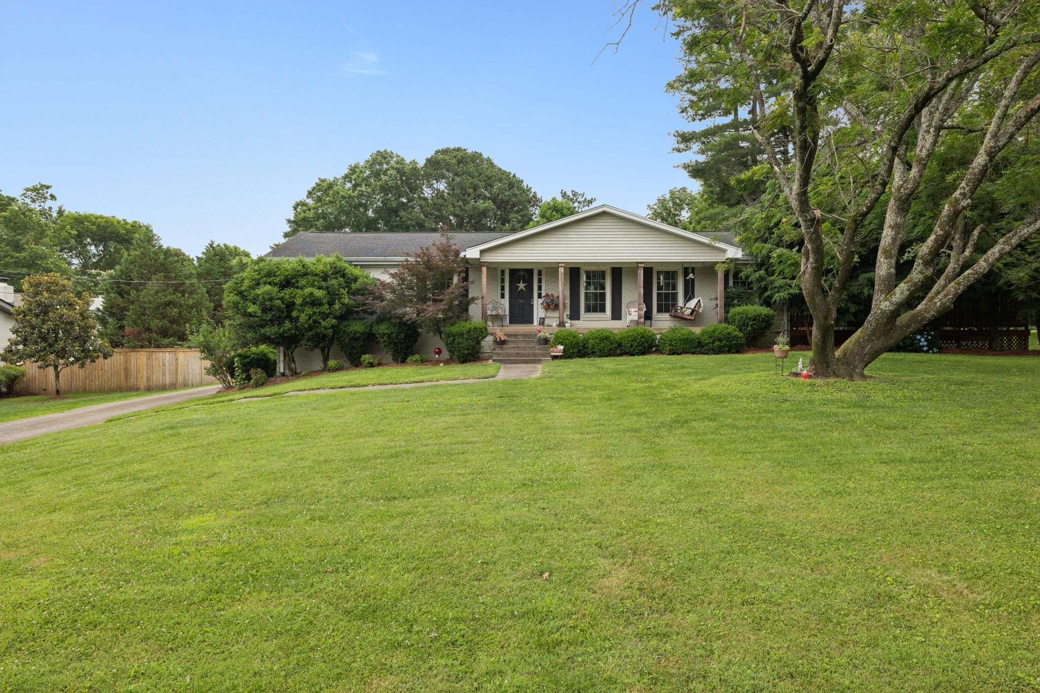 Brentwood, TN 37027,1220 Lipscomb Dr