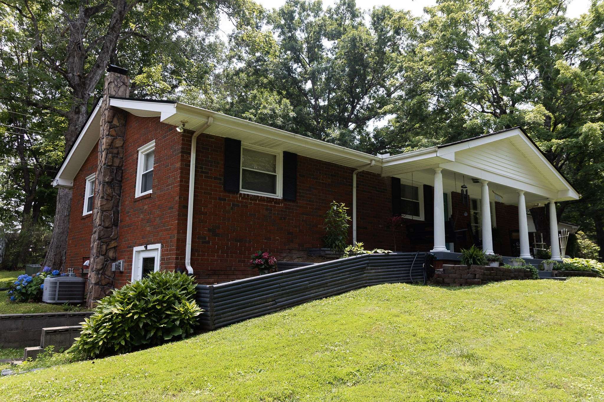 Dickson, TN 37055,203 Grandview Dr