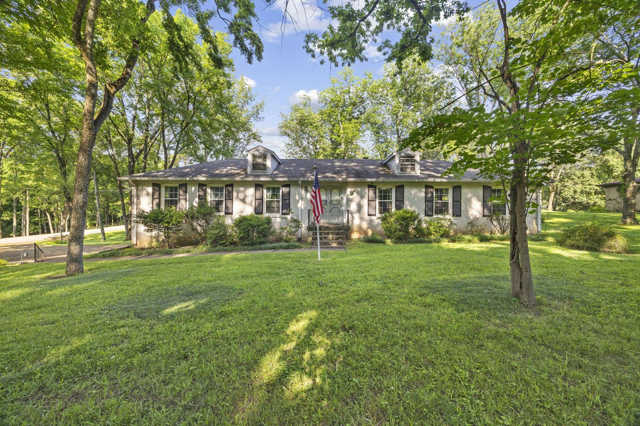 Nashville, TN 37220,5052 Kingsview Ct