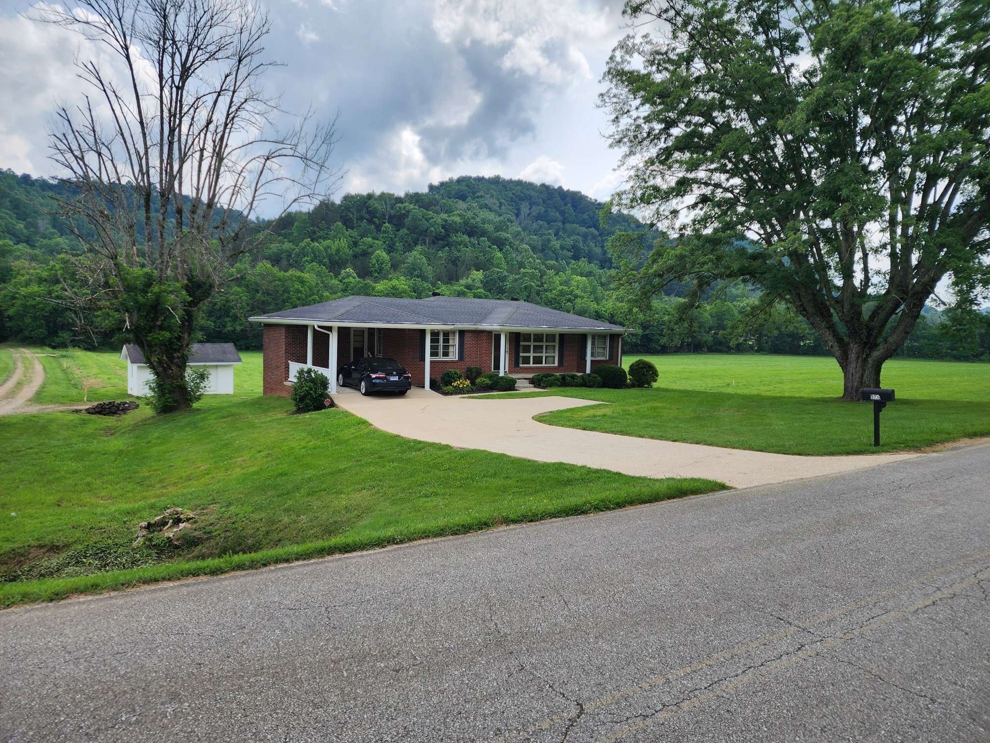 Lafayette, TN 37083,1036 Old Bottom Rd