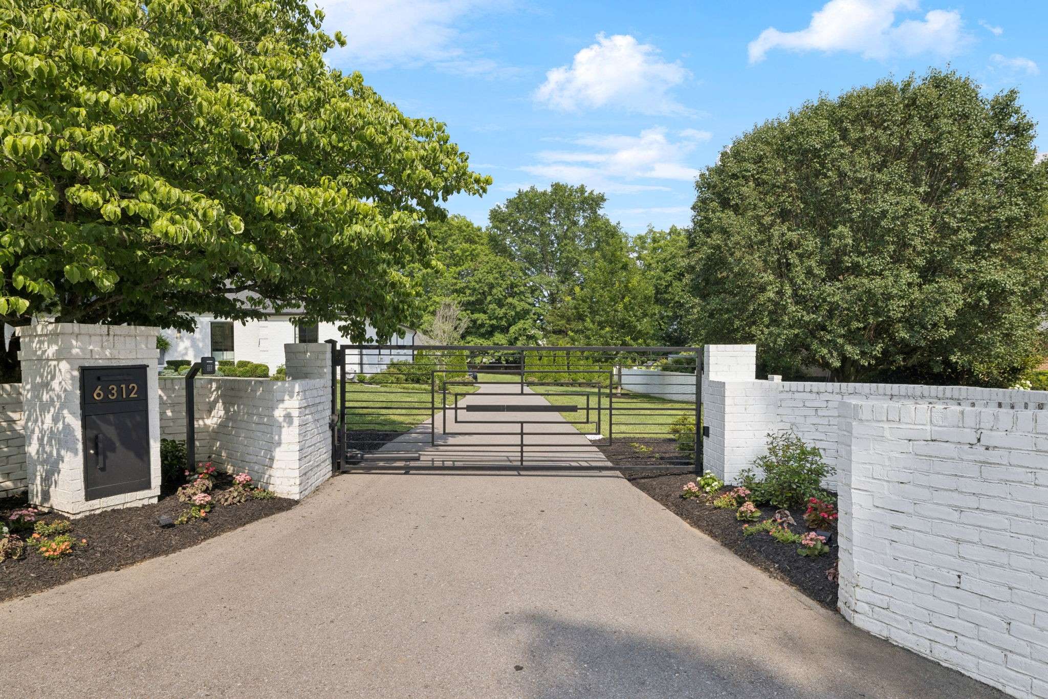 Nashville, TN 37215,6312 Chickering Cir