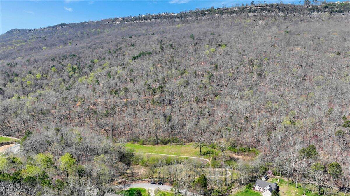 Chattanooga, TN 37415,1009 Reads Lake Road