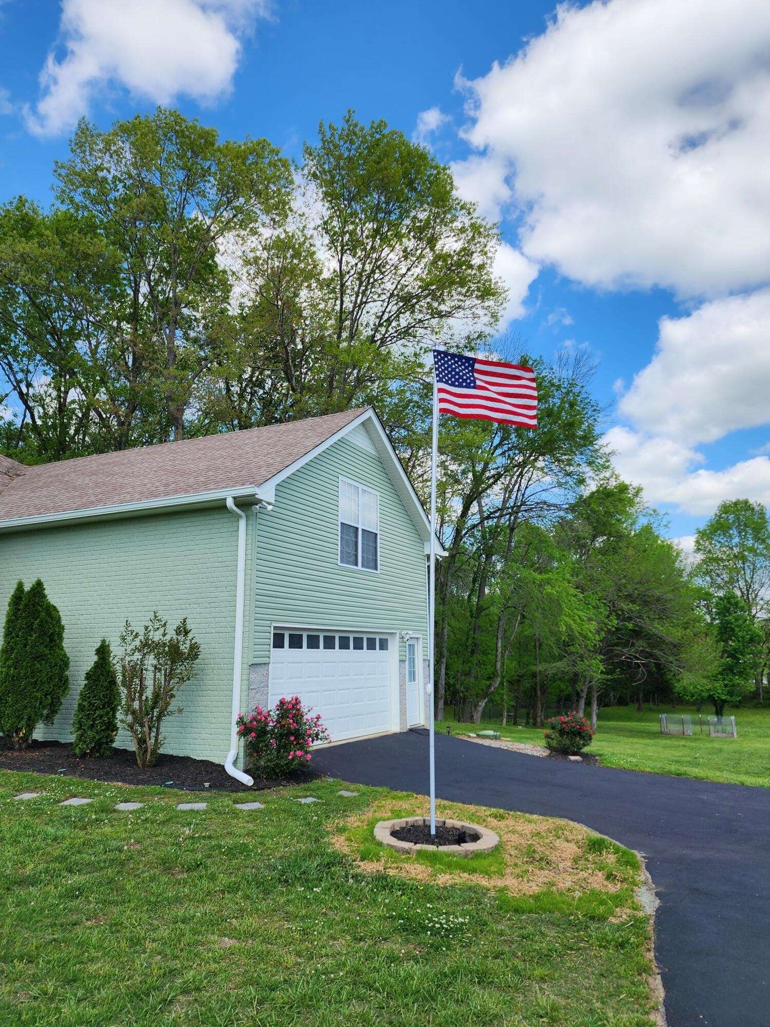 Castalian Springs, TN 37031,5120 Hwy 231 #S