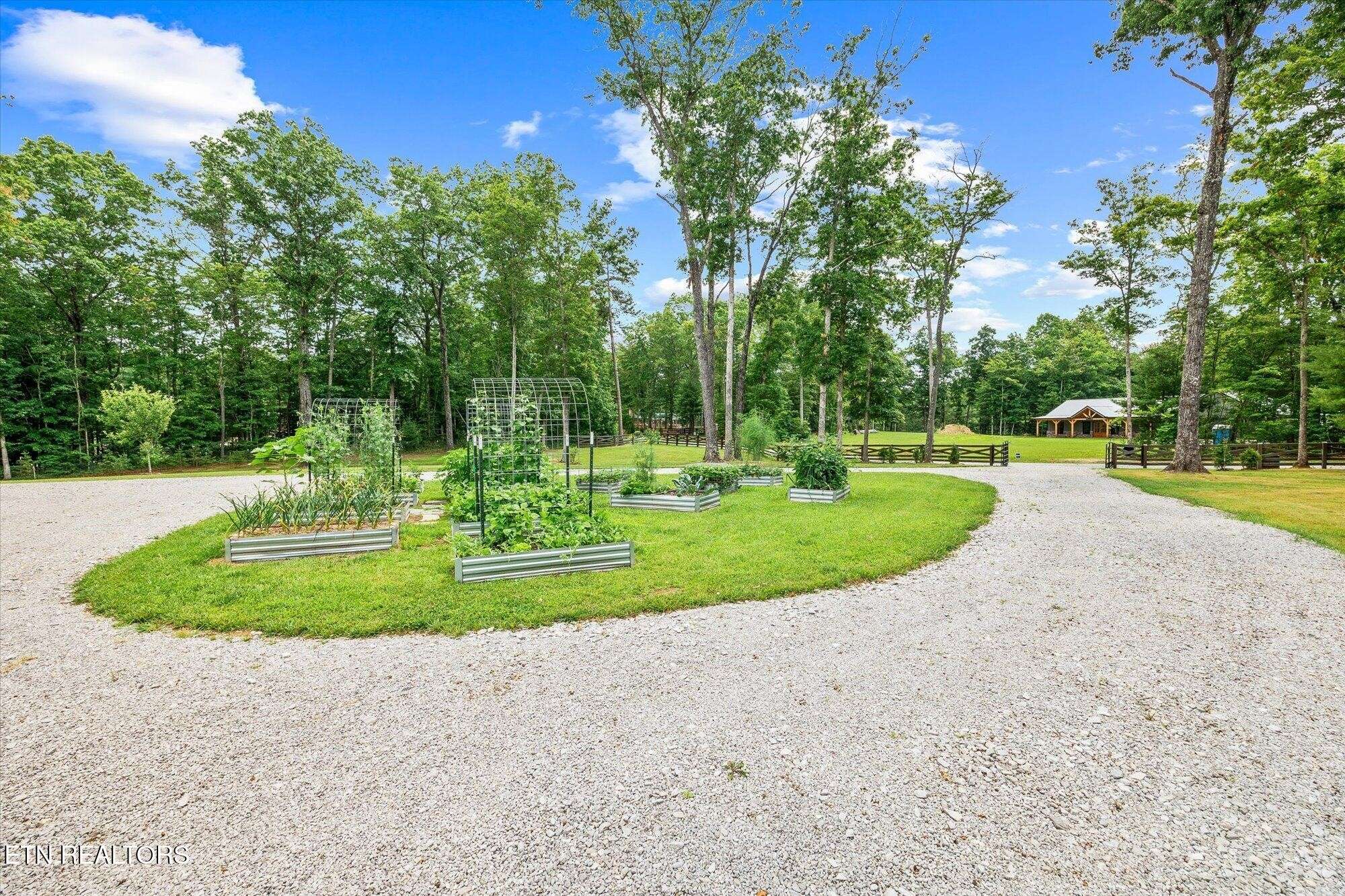 Jamestown, TN 38556,634 Cowboy Way Way