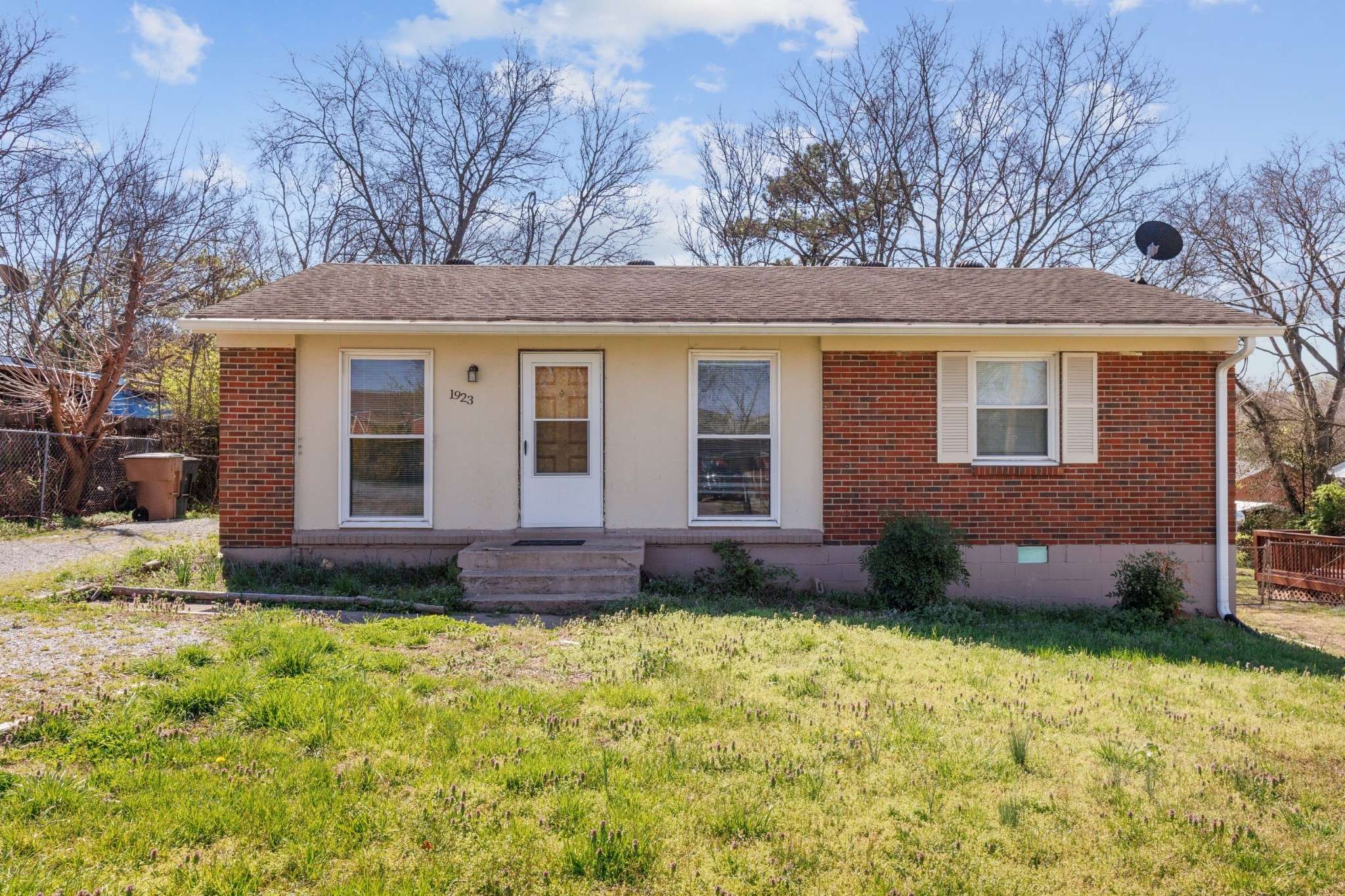 Nashville, TN 37217,1923 Dabbs Ave