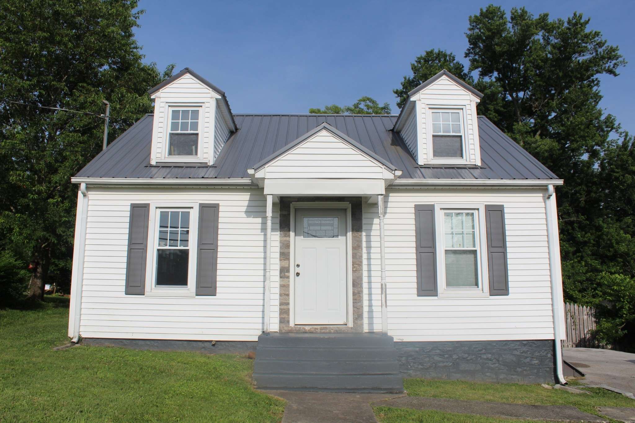 Sparta, TN 38583,114 Baker St