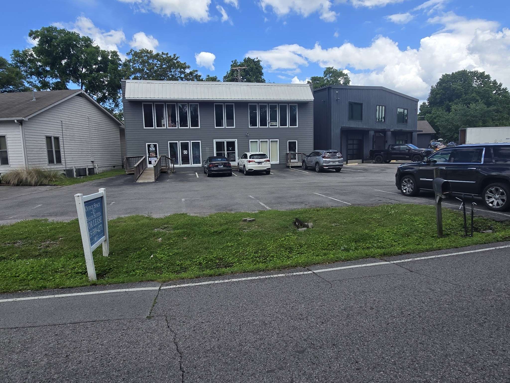 Nashville, TN 37204,442 E Iris Dr