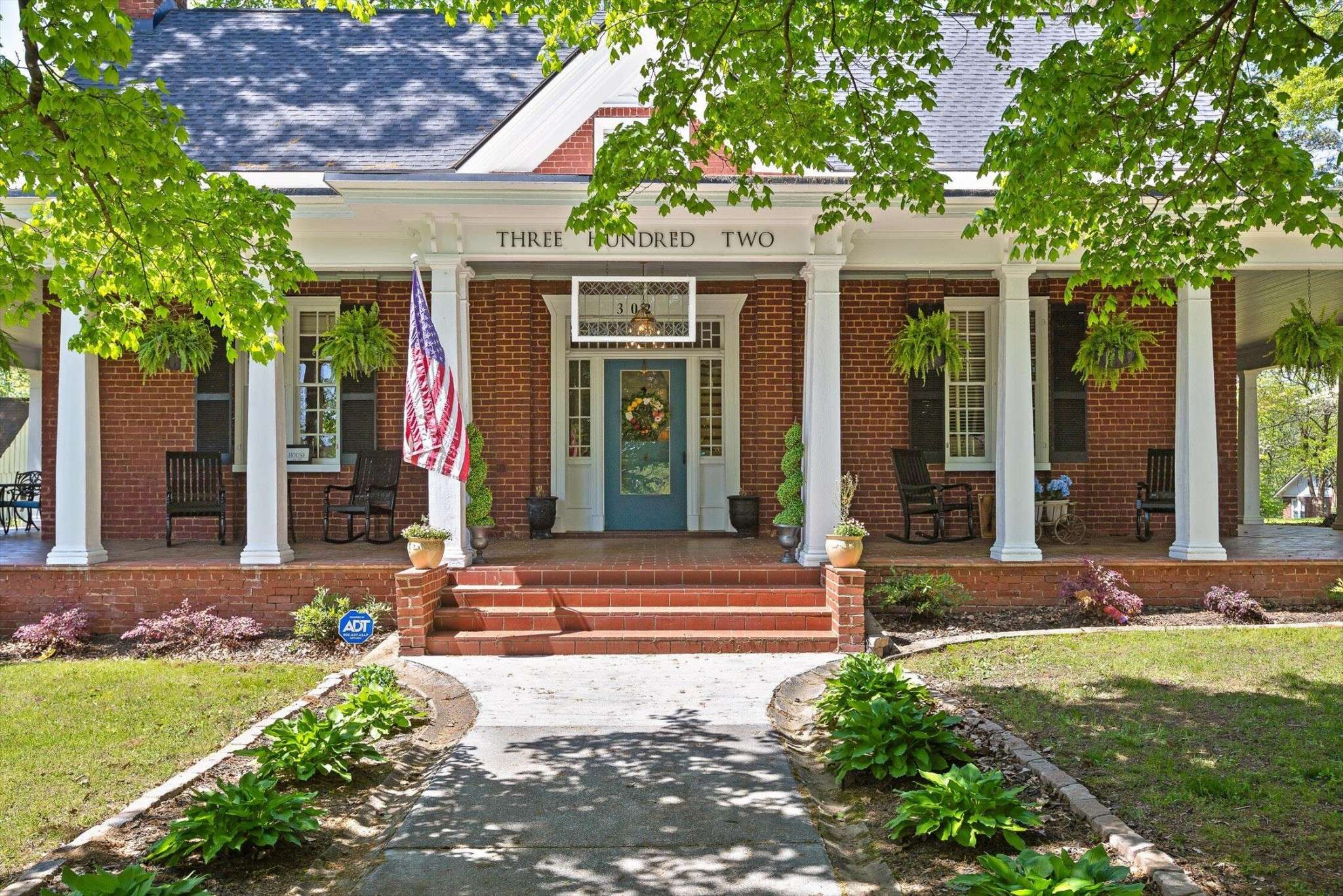La Fayette, GA 30728,302 S Main Street