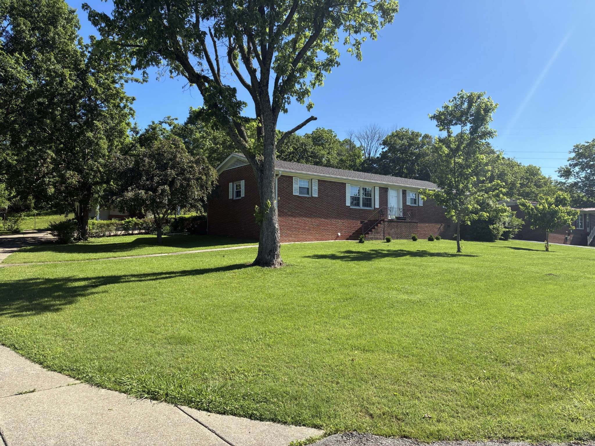 Woodbury, TN 37190,305 Hillview Dr