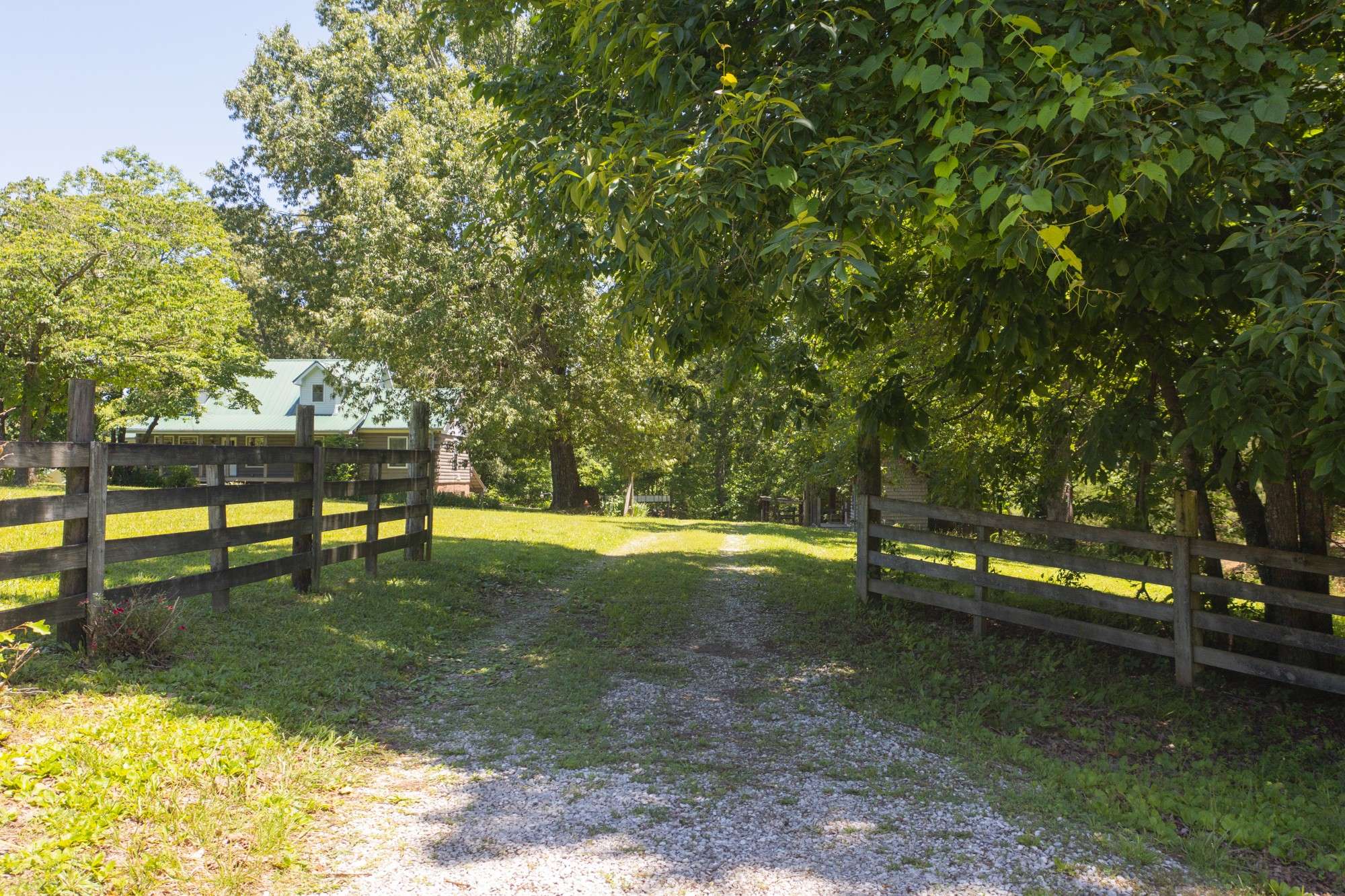 Burns, TN 37029,1530 Roy Brown Rd