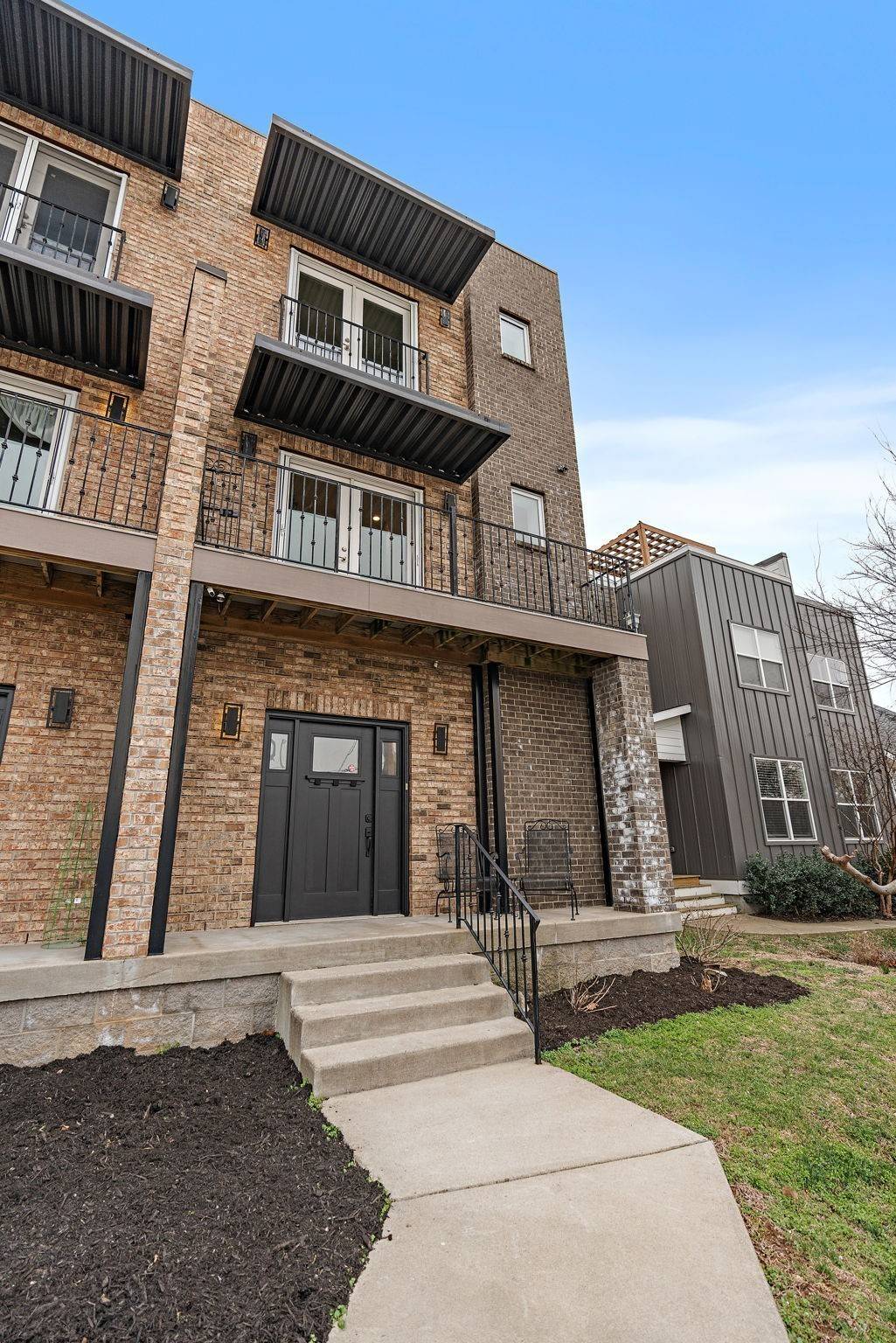Nashville, TN 37210,13A N Hill St