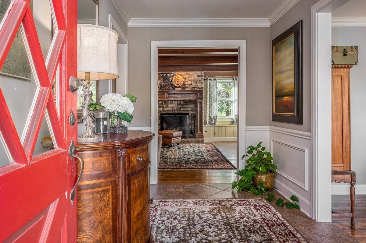 Brentwood, TN 37027,915 Wilson Pike