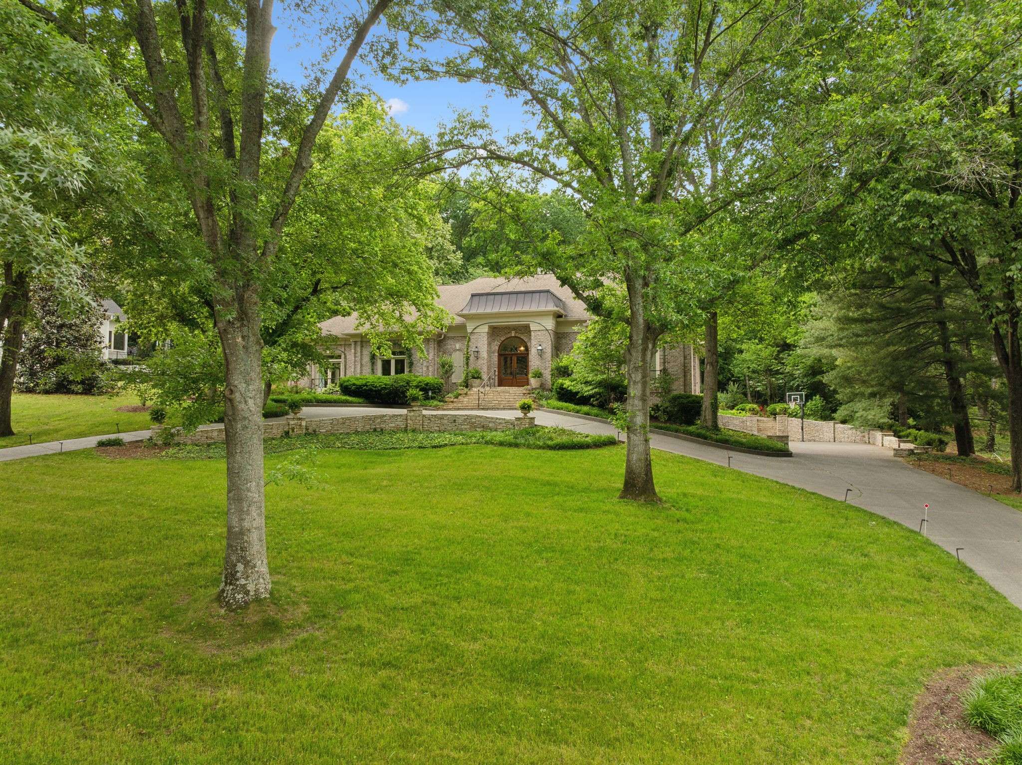 Brentwood, TN 37027,915 Calloway Dr