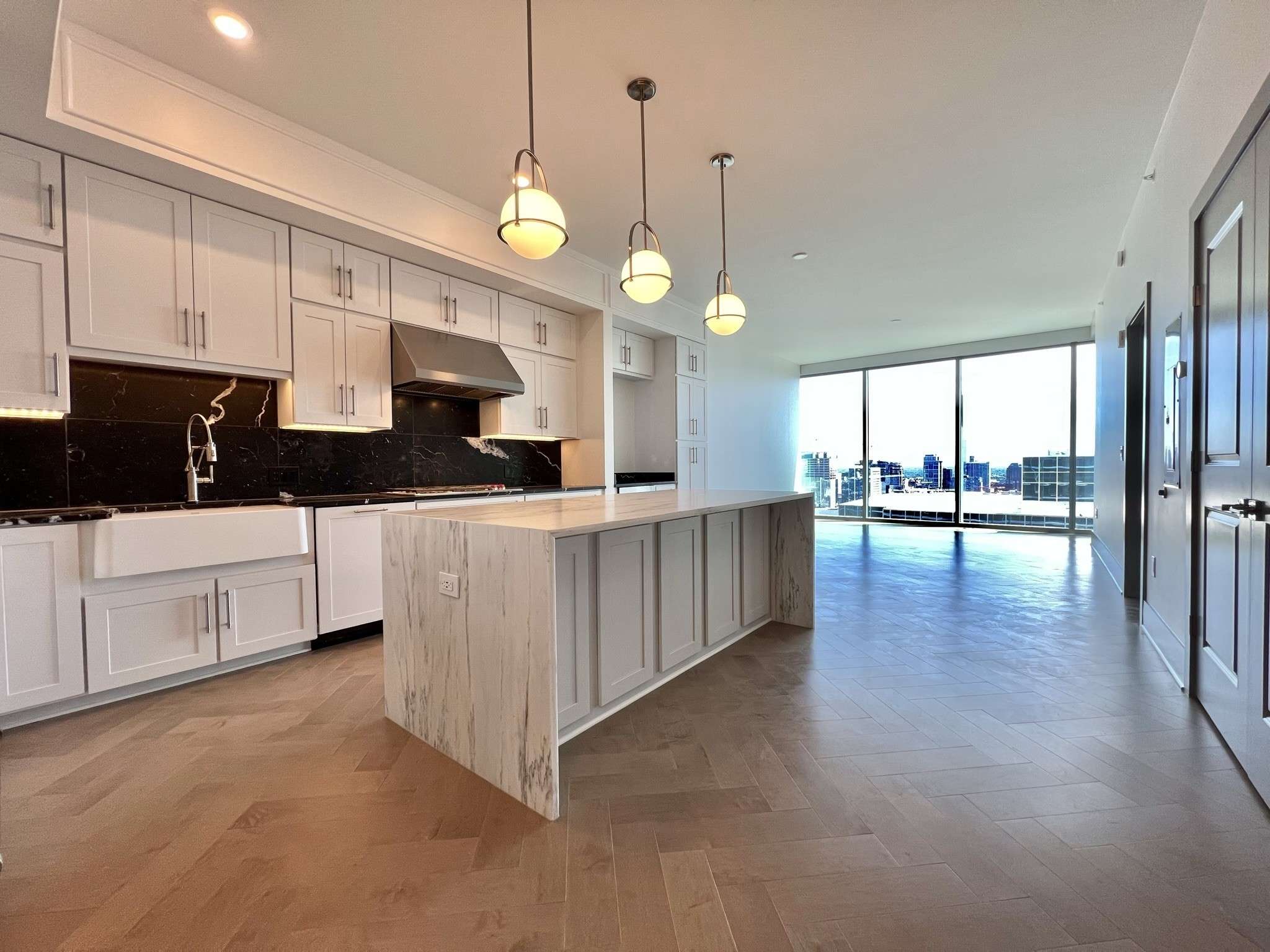 Nashville, TN 37203,1616 West End Ave #3005