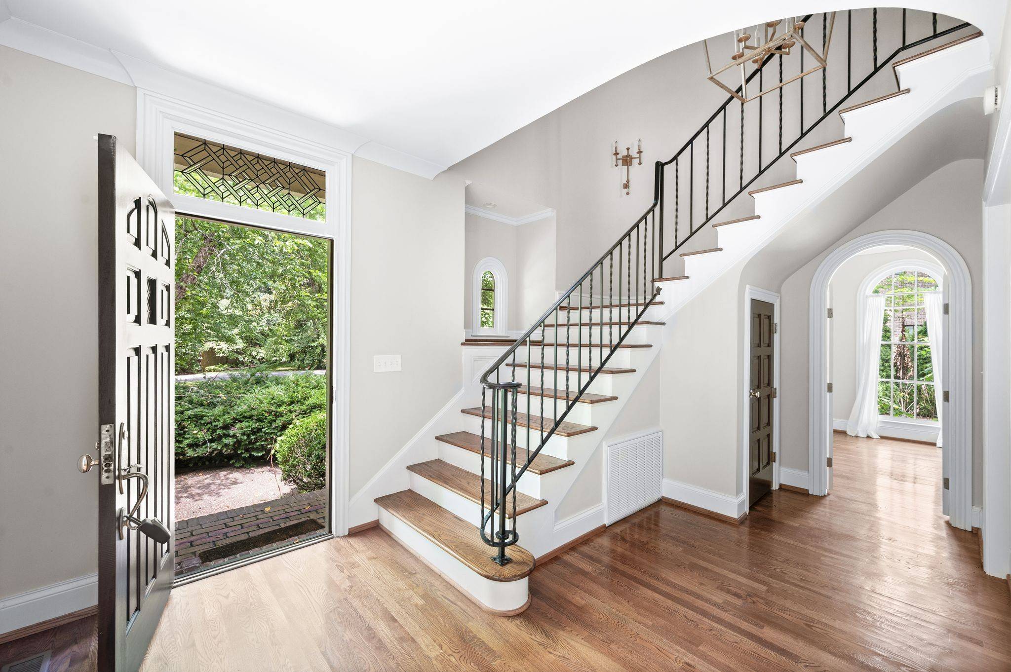 Nashville, TN 37205,930 Chancery Ln