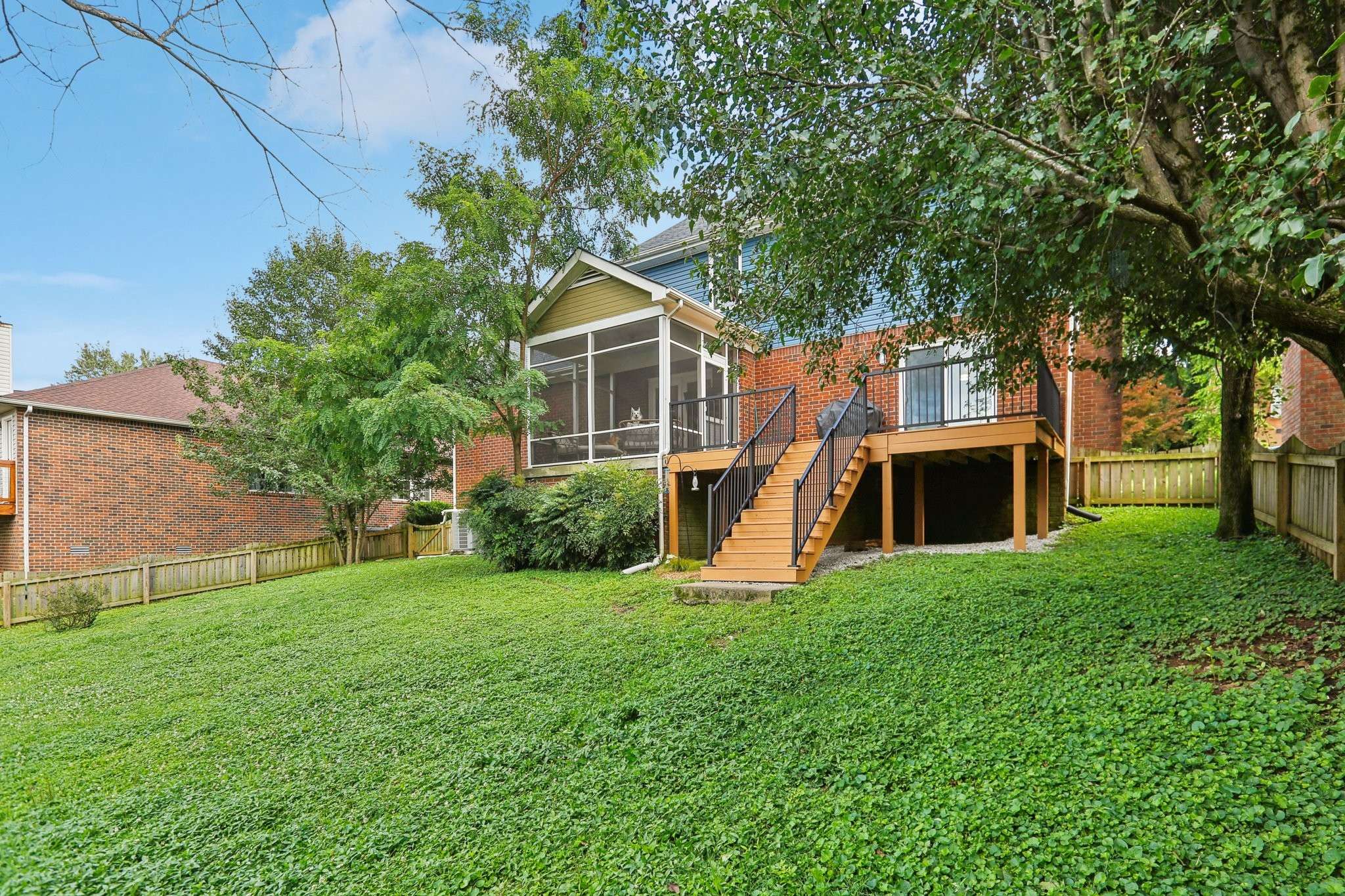 Hendersonville, TN 37075,121 La View Rd