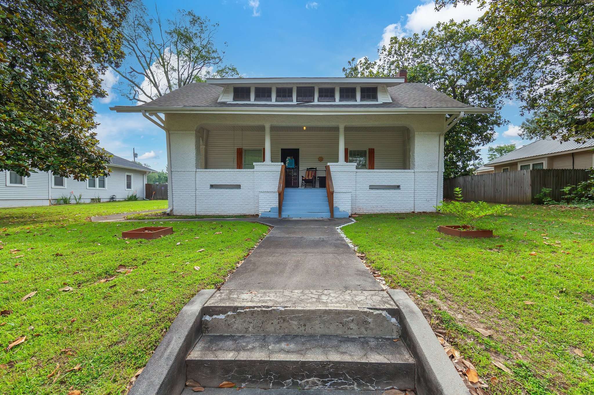 Jackson, TN 38301,518 S Massachusetts St