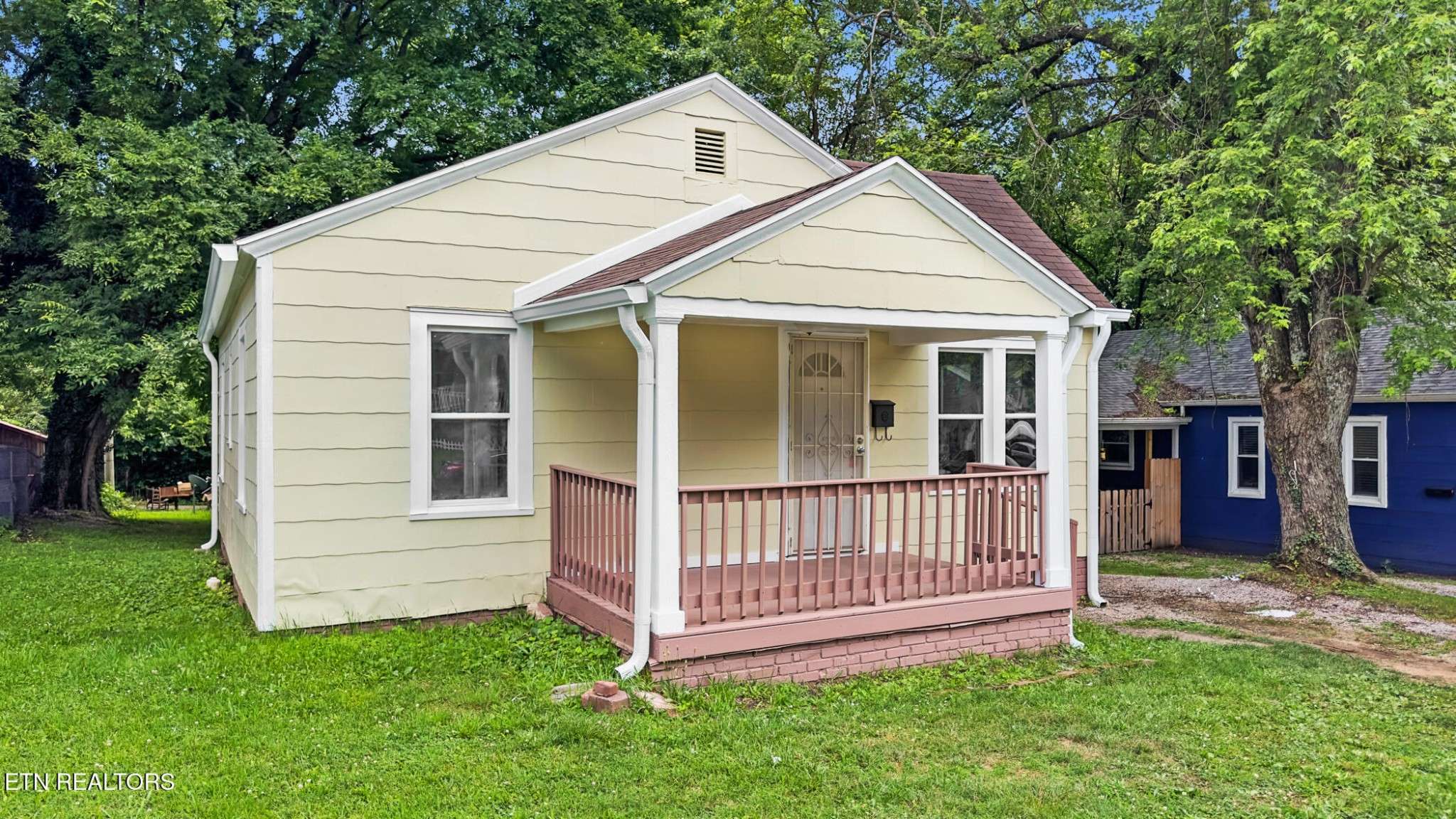 Knoxville, TN 37917,2228 Lawson Ave