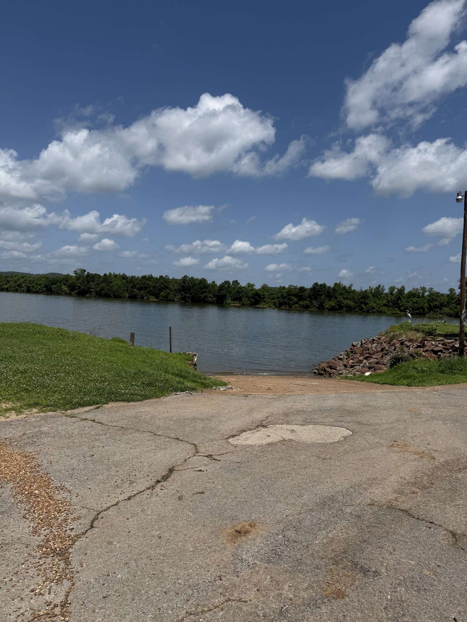 Clifton, TN 38425,224 Peters Landing Rd