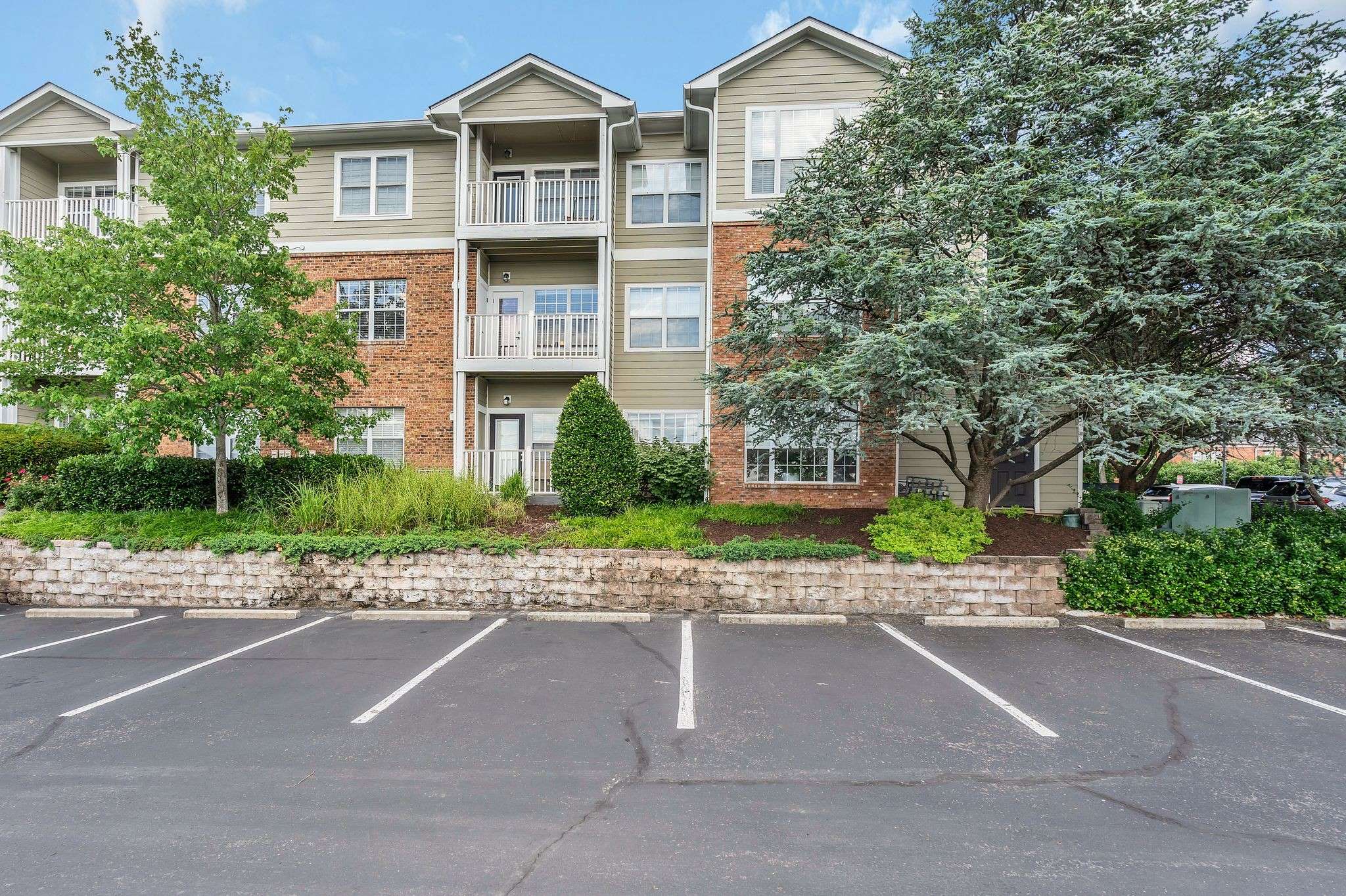 Nashville, TN 37215,2025 Woodmont Blvd #209